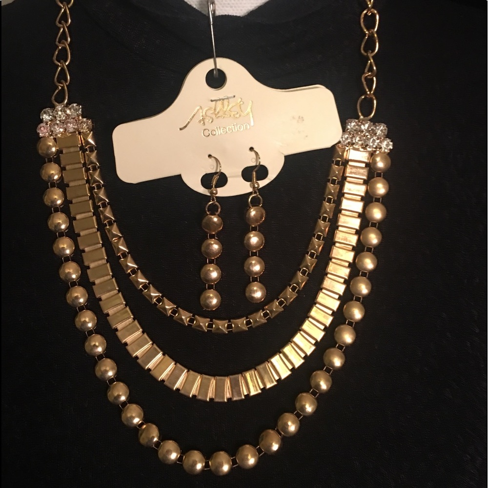 NWT Ashley Gold dark toned Earrings &Necklace set